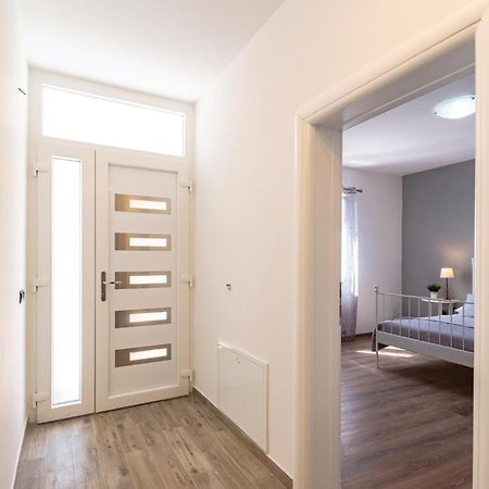 Nice Apartment In Orebic With House Sea View Exterior photo