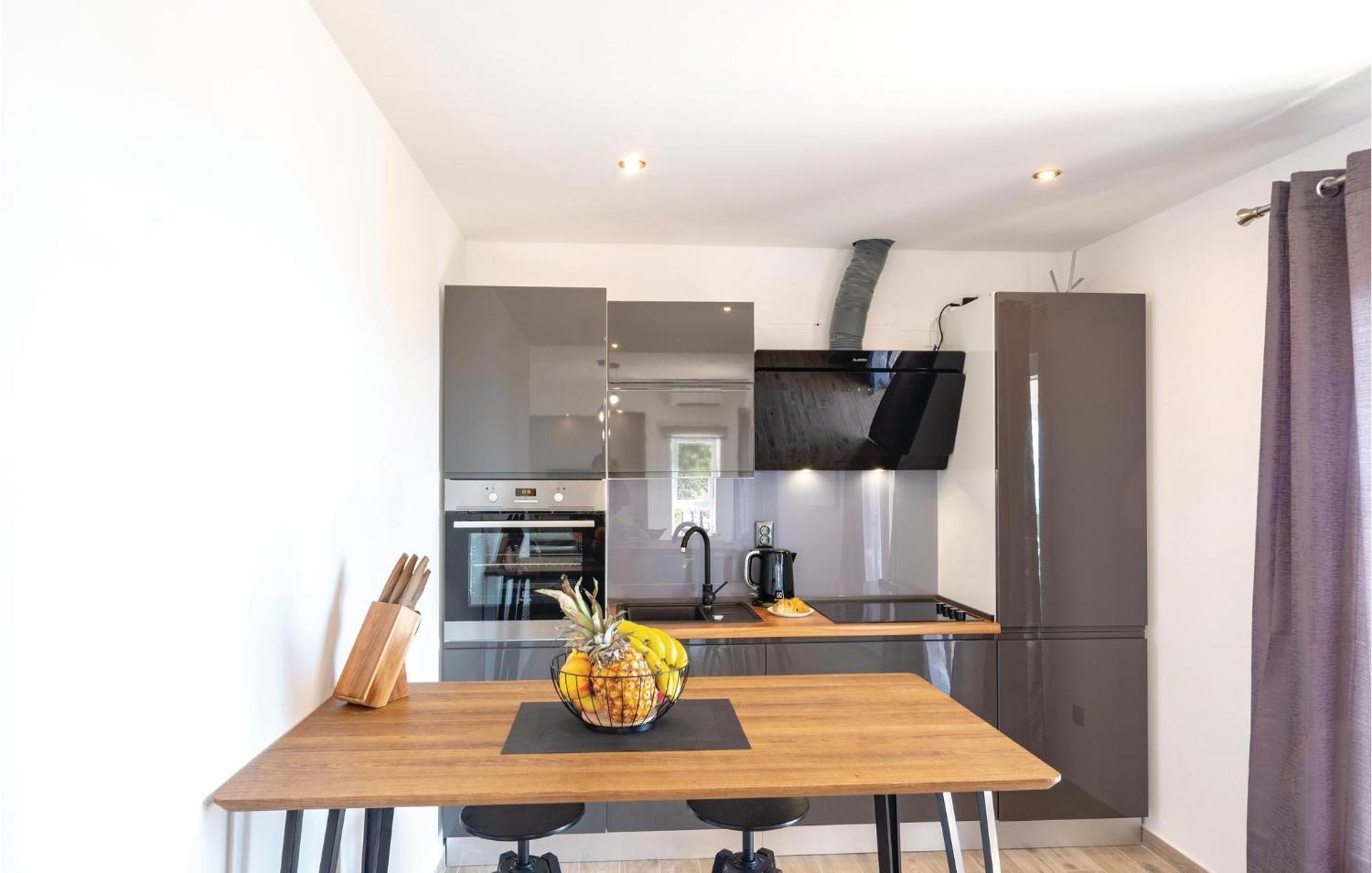 Nice Apartment In Orebic With House Sea View Exterior photo